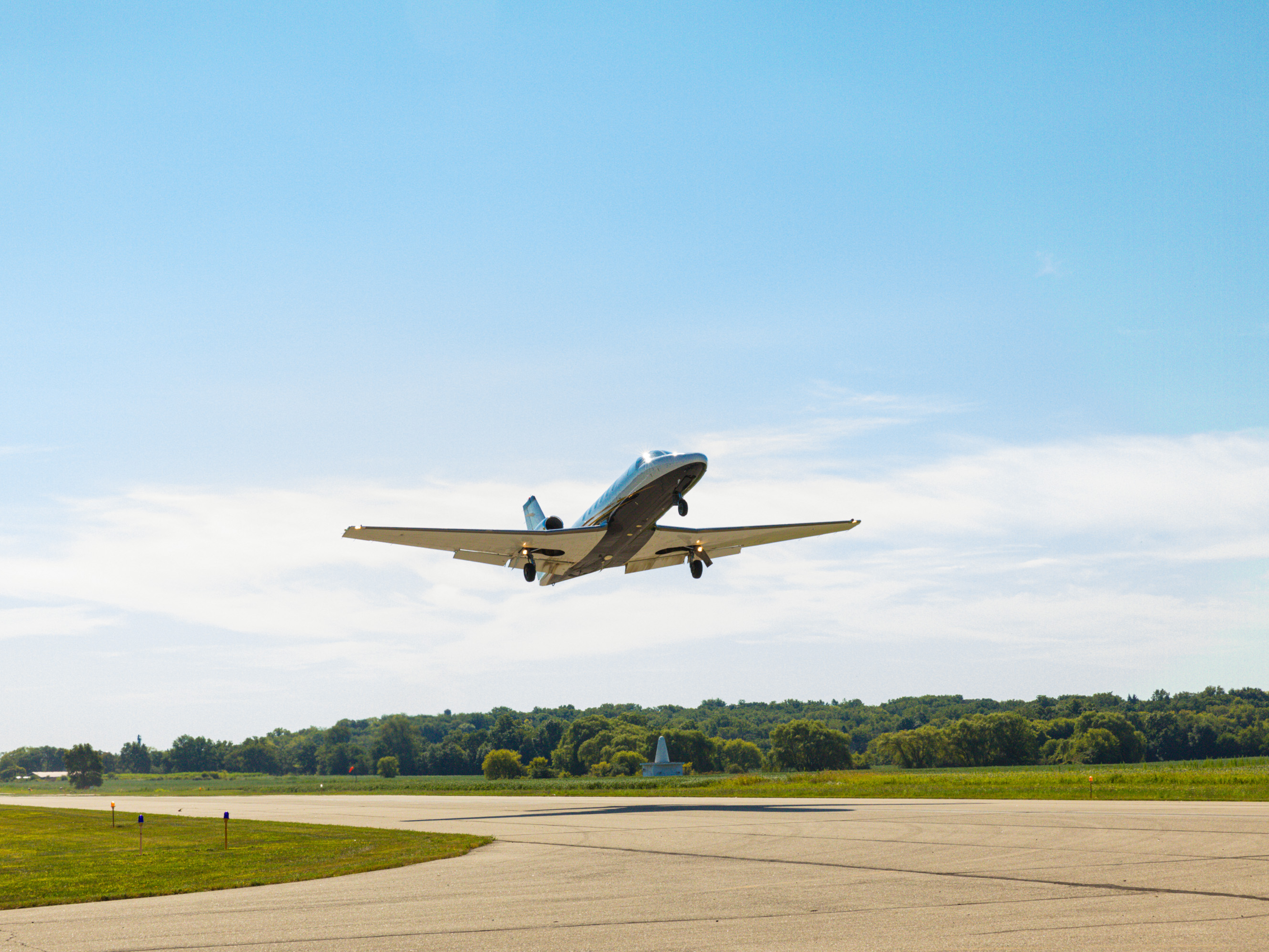 testimonials gallery airplane takeoff